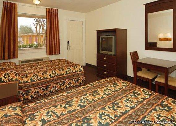 Rodeway Inn Conference Center Beaumont Room photo